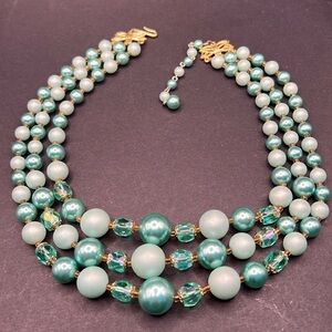 Vintage Japan faux pearl necklace